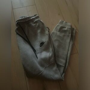 Women’s Nike Tech Sweatpants